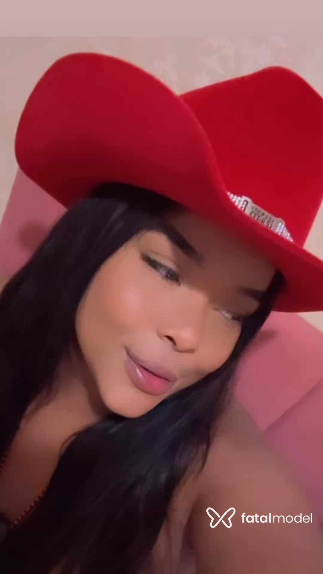 Acompanhante mulher morena (o) de olhos castanhos - Eduarda Bugatti