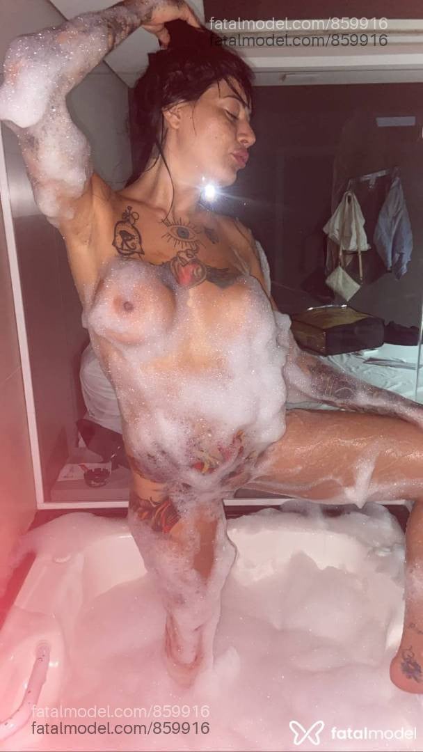 Acompanhante mulher com cabelo castanho de olhos pretos em Contagem - Natalya Dias