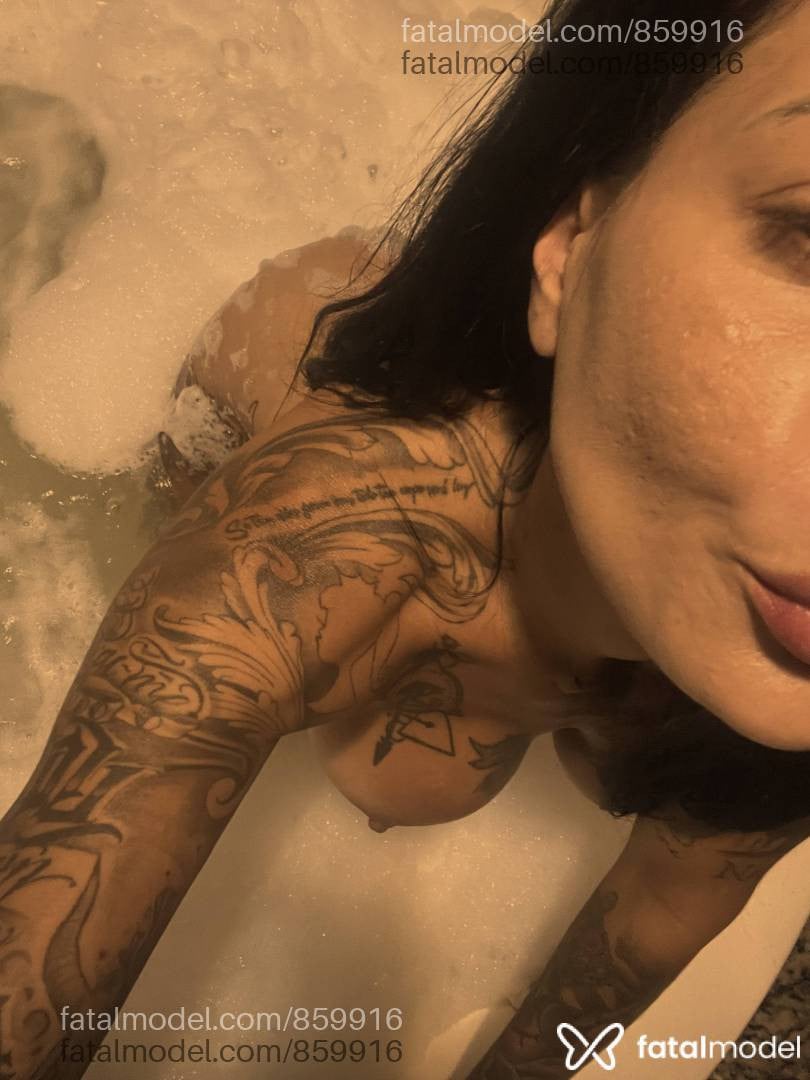 Acompanhante mulher com cabelo castanho de olhos pretos em Araxá Acompanhante mulher com cabelo castanho de olhos pretos em Araxá - Natalya Dias