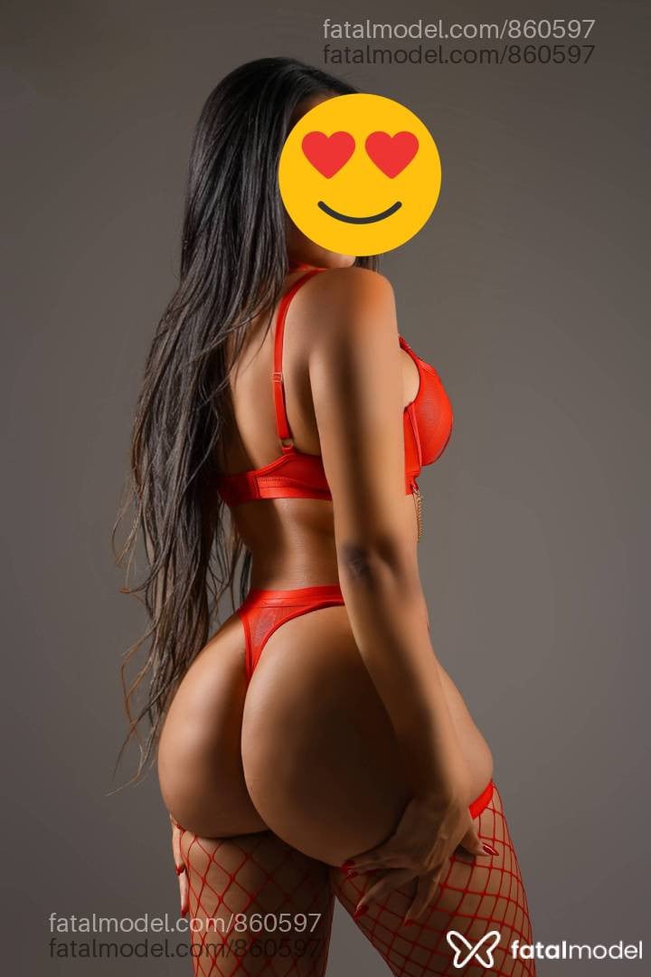 Acompanhante mulher com cabelo castanho de olhos castanhos - Gabriella Acompanhante mulher com cabelo castanho de olhos castanhos - Gabriella