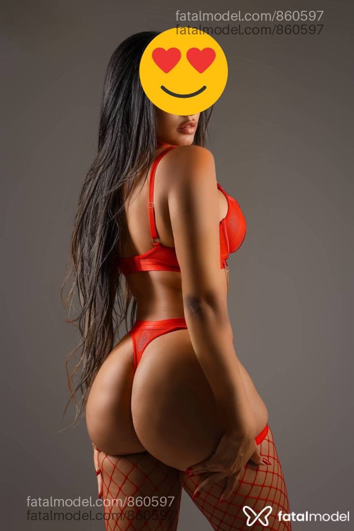 Acompanhante mulher com cabelo castanho de olhos castanhos em Governador Valadares - Gabriella