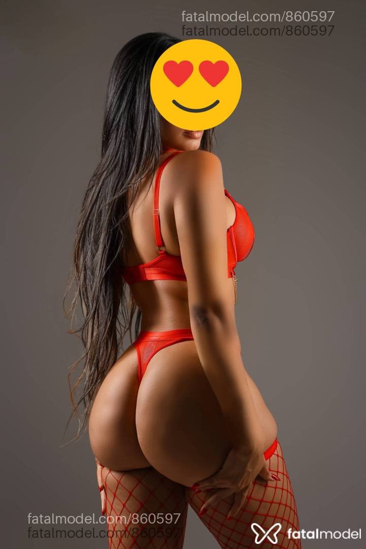 Acompanhante mulher com cabelo castanho de olhos castanhos em Governador Valadares - Gabriella