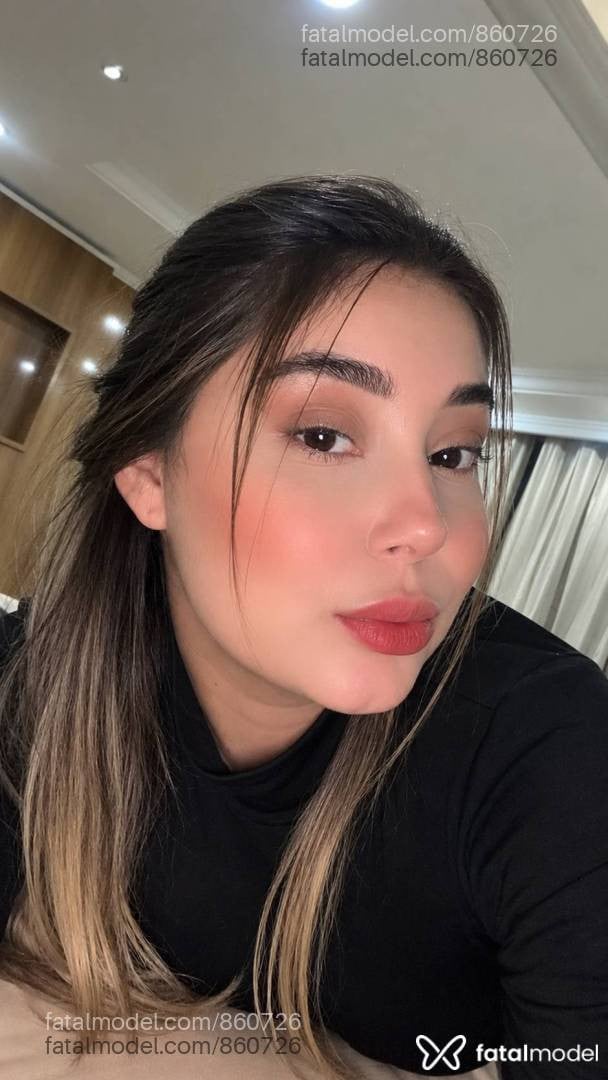 Acompanhante mulher loira (o) de olhos castanhos - Alana Silva