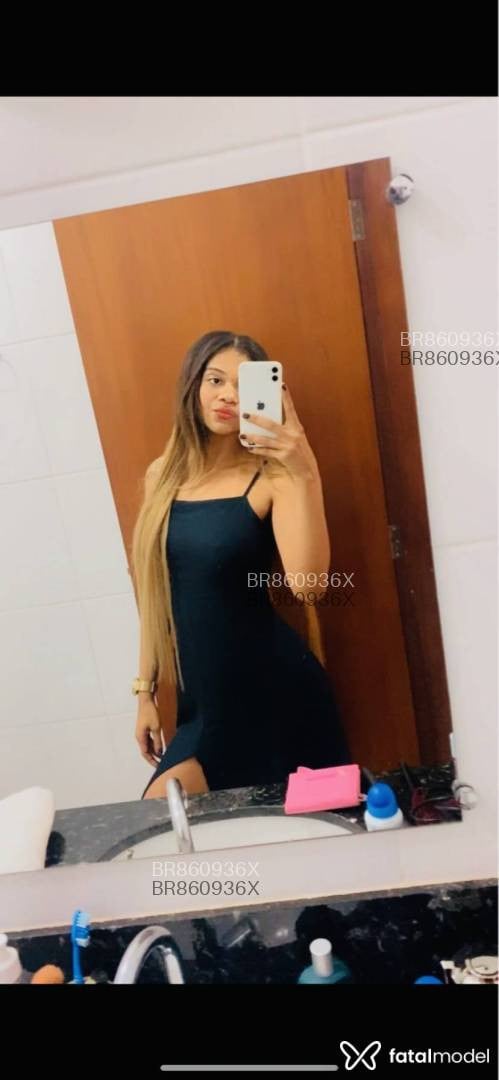 Acompanhante mulher loira (o) de olhos castanhos em Patos de Minas - Rubi Kardin