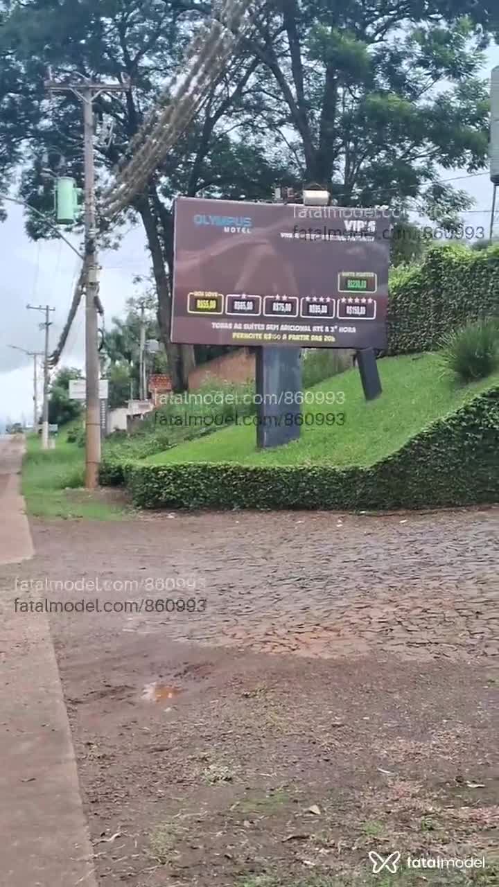 Acompanhante mulher trans com cabelo castanho de olhos castanhos em Cruz Alta - Renata