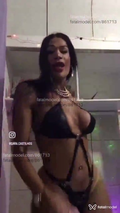 Acompanhante travesti com cabelo castanho de olhos castanhos em Gravataí - Sara Castilhos