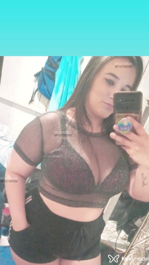 Acompanhante mulher morena (o) de olhos verdes em Piên Acompanhante mulher morena (o) de olhos verdes em Piên - Laiis