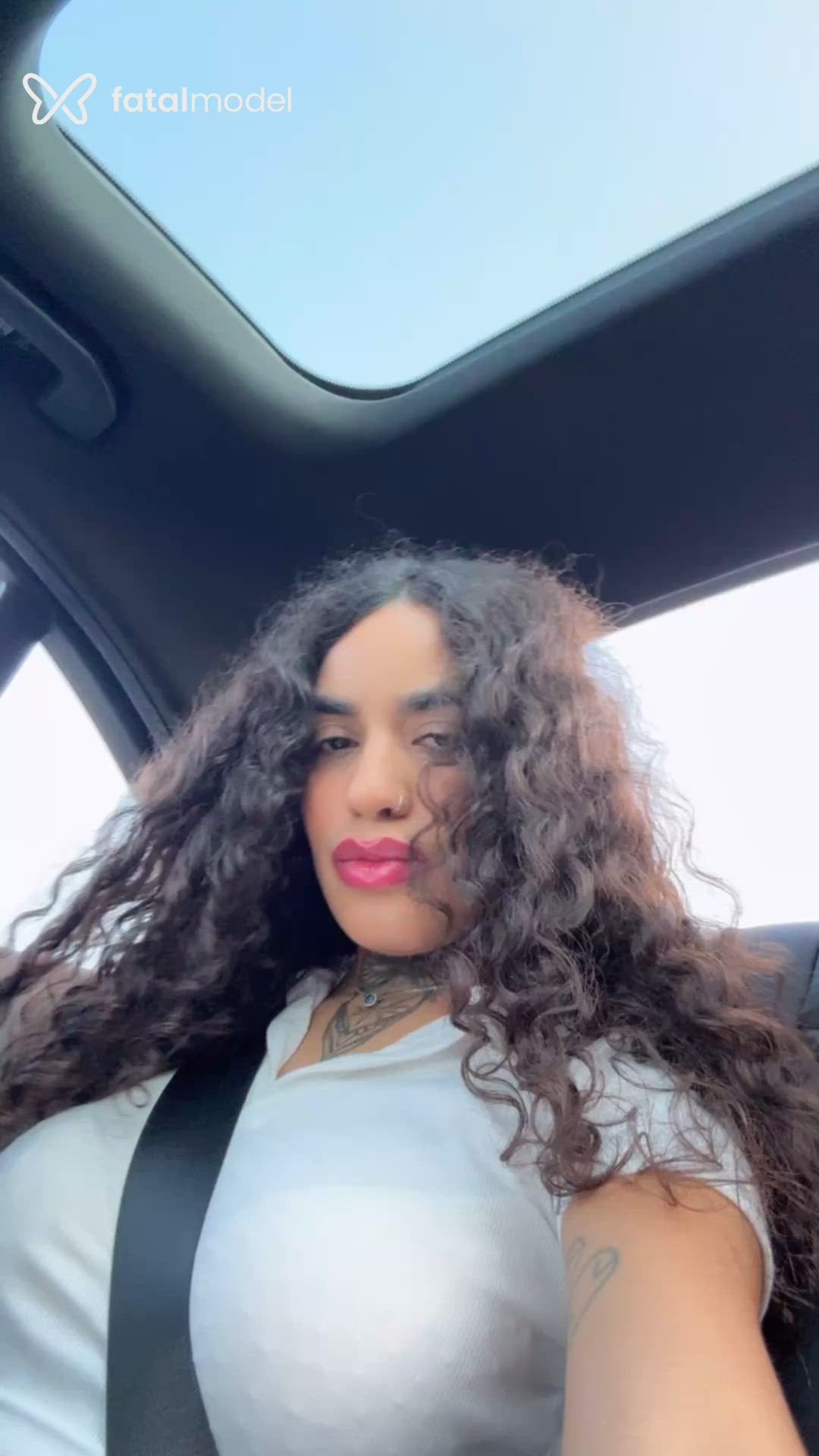 Acompanhante mulher morena (o) de olhos castanhos em Marília Acompanhante mulher morena (o) de olhos castanhos em Marília - Jade Simon