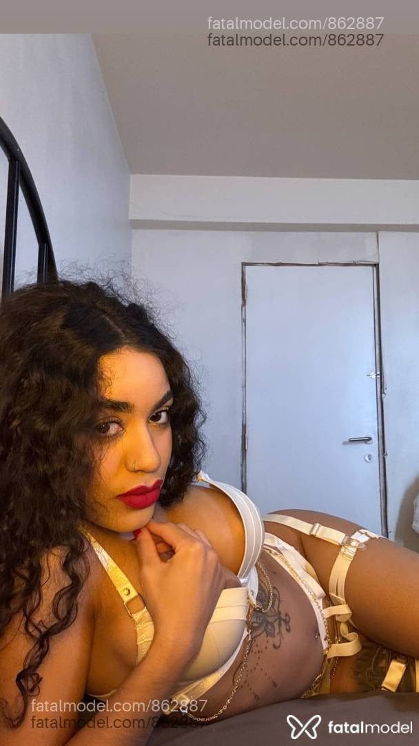 Acompanhante mulher morena (o) de olhos castanhos em Marília Acompanhante mulher morena (o) de olhos castanhos em Marília - Jade Simon