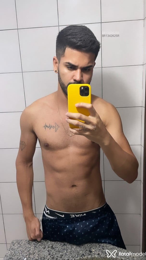 Acompanhante homem morena (o) de olhos castanhos em Florianópolis - Diego Avelar