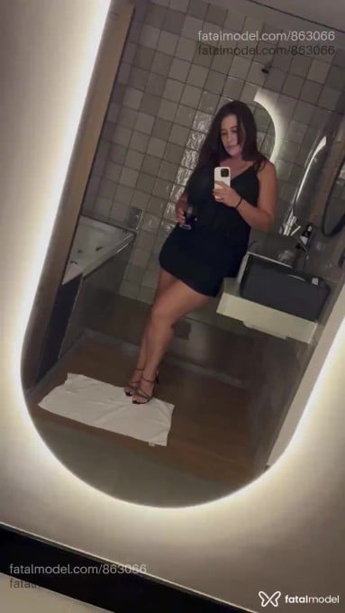 Acompanhante mulher com cabelo castanho de olhos castanhos - Carolgaúcha Acompanhante mulher com cabelo castanho de olhos castanhos - Carolgaúcha