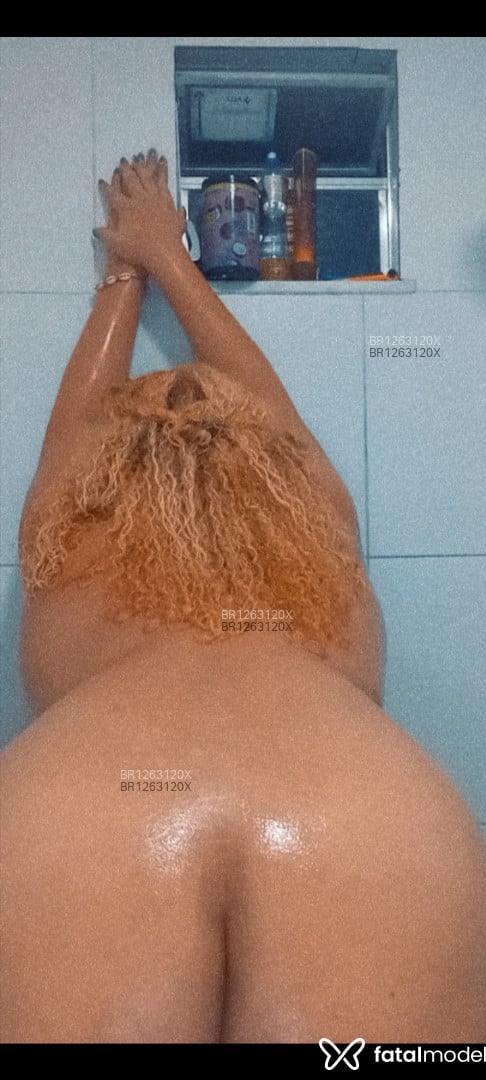 Acompanhante mulher trans loira (o) de olhos mel em Virtual - Serena