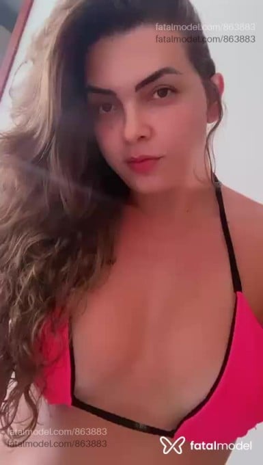 Acompanhante mulher trans com cabelo castanho de olhos castanhos em Vila Velha - Gabriela