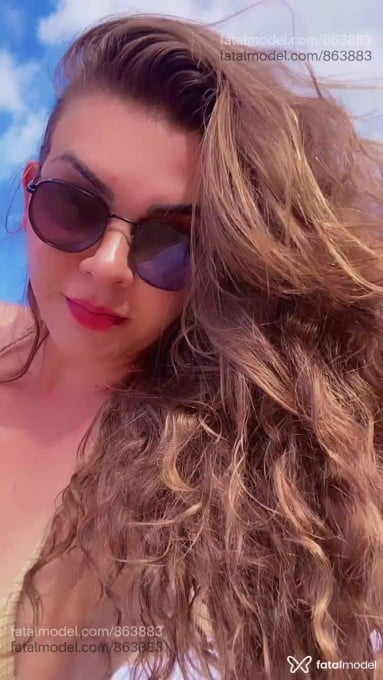 Acompanhante mulher trans com cabelo castanho de olhos castanhos em Vila Velha - Gabriela
