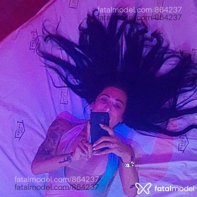 Acompanhante travesti morena (o) de olhos castanhos - Nicolle Porto