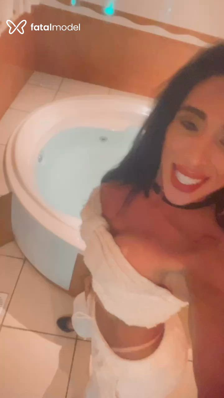 Acompanhante travesti morena (o) de olhos castanhos - Nicolle Porto Acompanhante travesti morena (o) de olhos castanhos - Nicolle Porto
