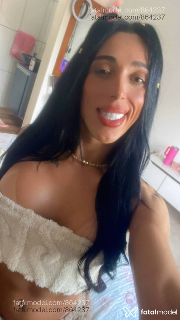 Acompanhante travesti morena (o) de olhos castanhos - Nicolle Porto