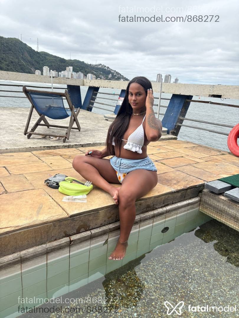 Acompanhante travesti com cabelo castanho de olhos castanhos - Melanine Alves