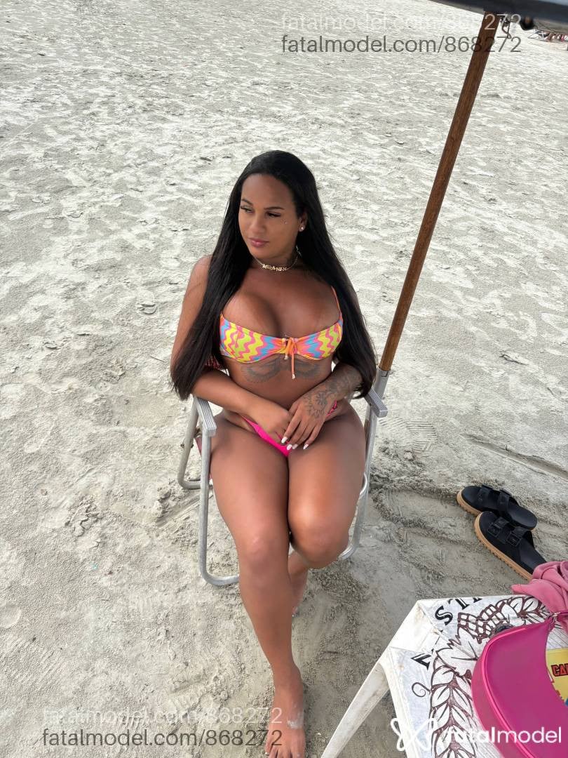 Acompanhante travesti com cabelo castanho de olhos castanhos - Melanine Alves