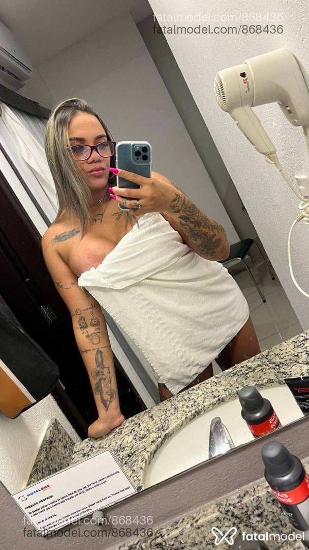 Acompanhante mulher loira (o) de olhos verdes - Mel Vianna