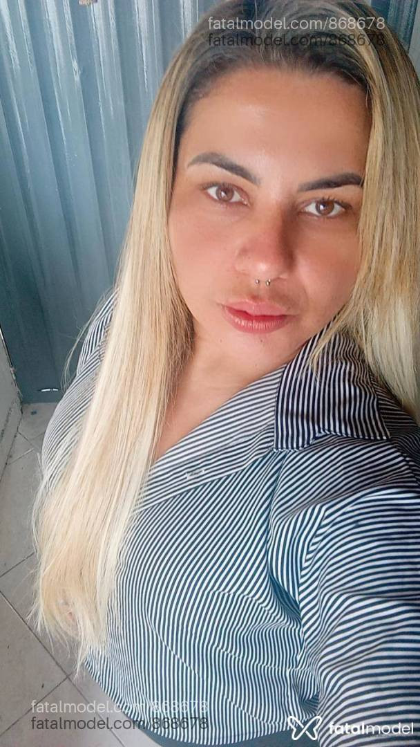 Acompanhante mulher loira (o) de olhos mel - Julietty Brito