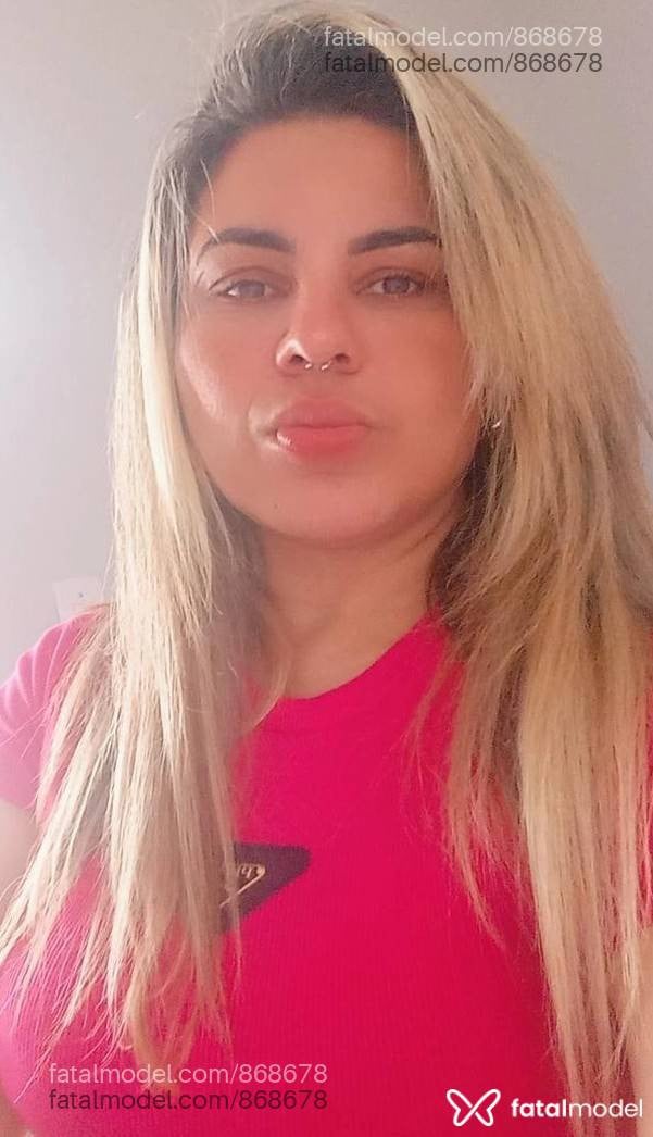 Acompanhante mulher loira (o) de olhos mel - Julietty Brito