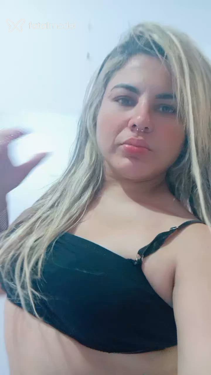 Acompanhante mulher loira (o) de olhos mel em Juiz de Fora Acompanhante mulher loira (o) de olhos mel em Juiz de Fora - Julietty Brito