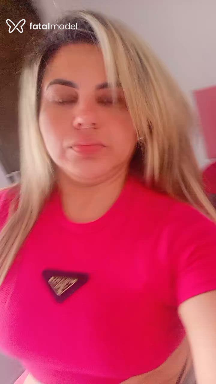 Acompanhante mulher loira (o) de olhos mel - Julietty Brito