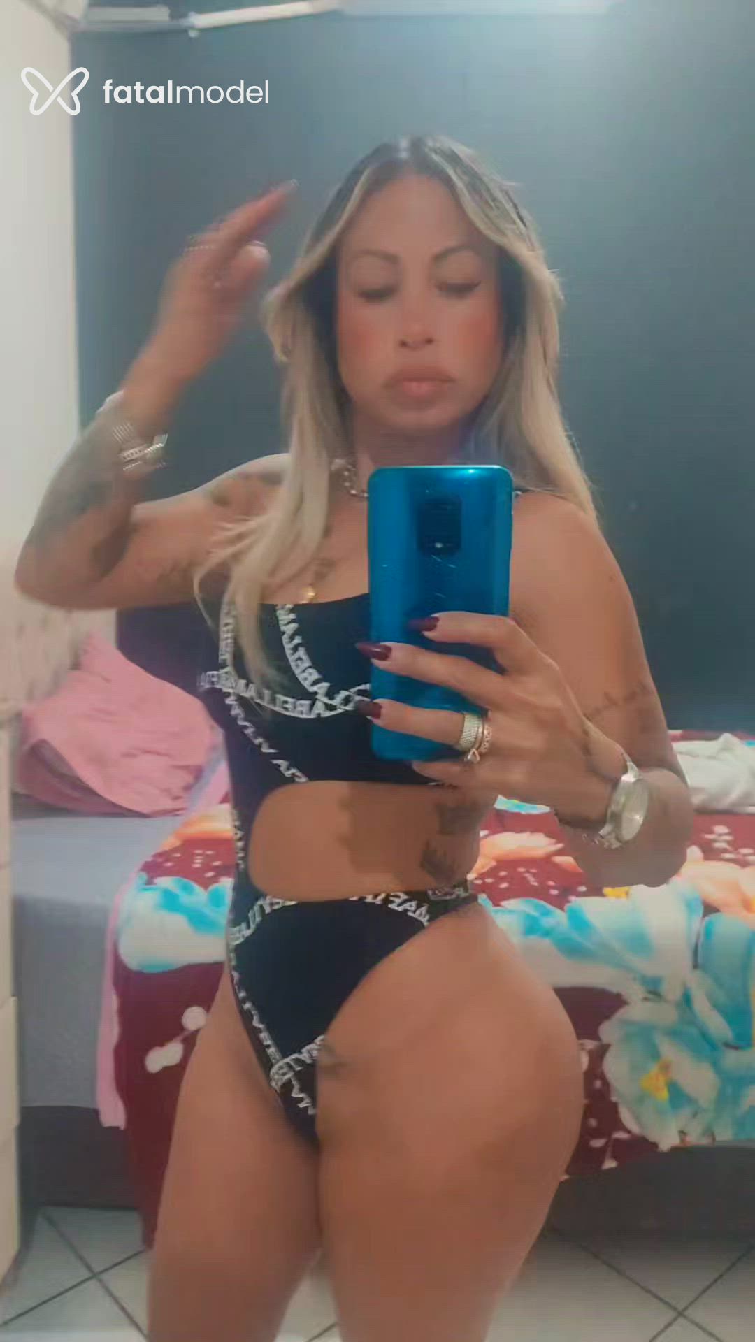 Acompanhante mulher loira (o) de olhos castanhos - Sabrina Soares