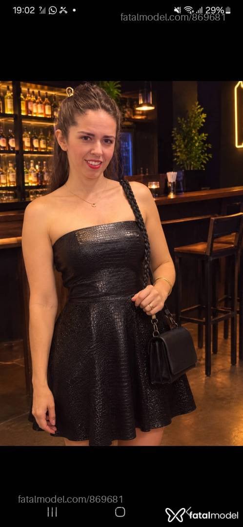 Acompanhante mulher com cabelo castanho de olhos castanhos - Carollynne fisher