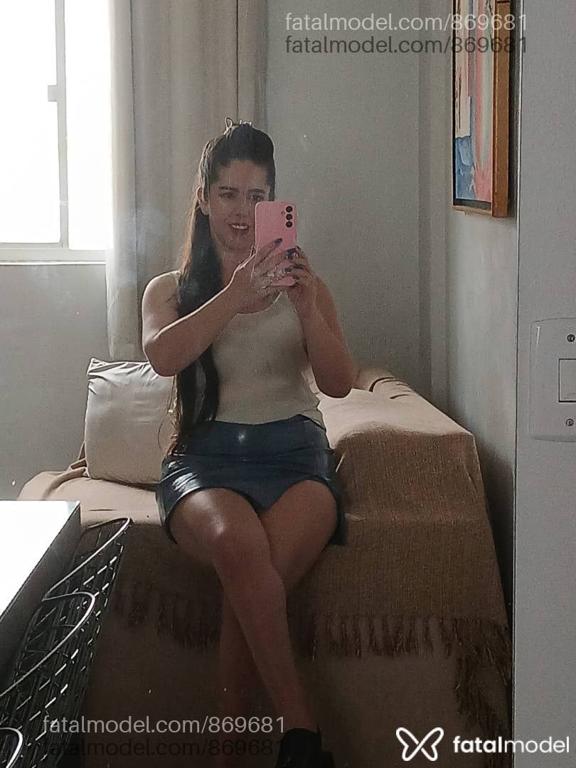 Acompanhante mulher com cabelo castanho de olhos castanhos - Carollynne fisher