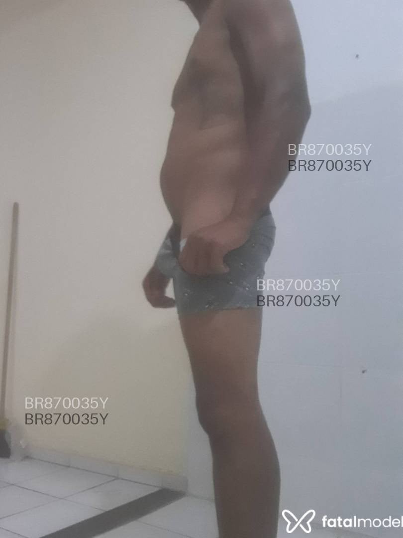 Acompanhante homem morena (o) de olhos castanhos em Cabo Frio - Vigia