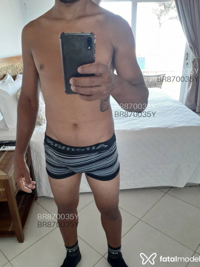 Acompanhante homem morena (o) de olhos castanhos em Cabo Frio - Vigia