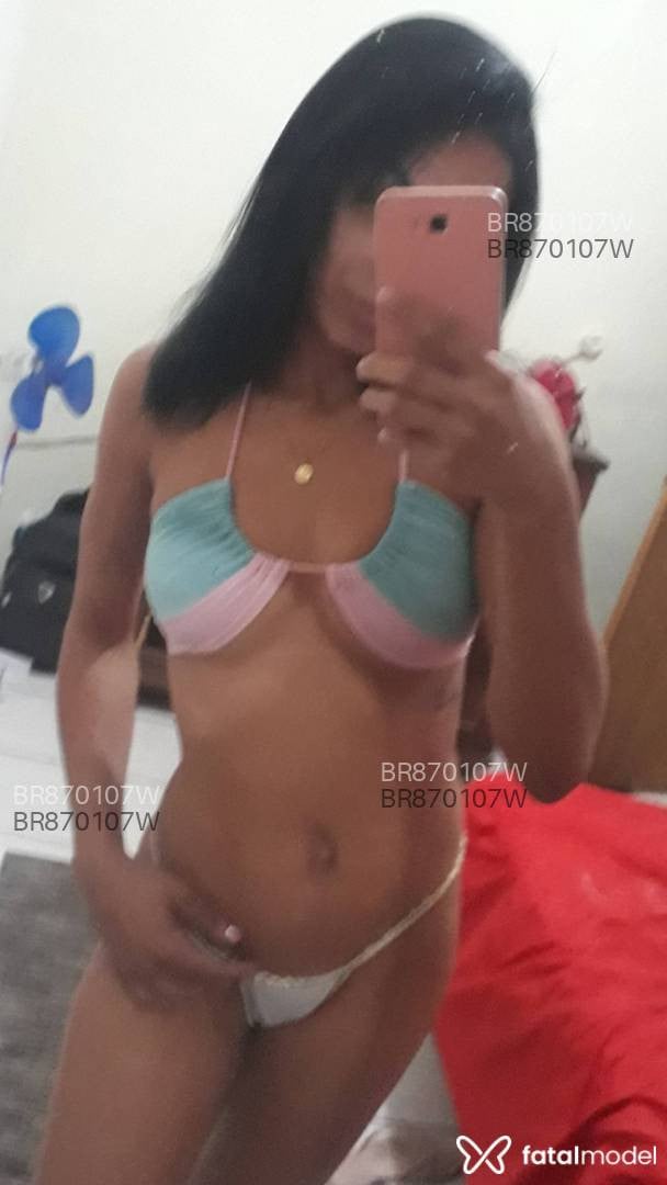 Acompanhante mulher morena (o) de olhos castanhos em Sete Lagoas Acompanhante mulher morena (o) de olhos castanhos em Sete Lagoas - Livia