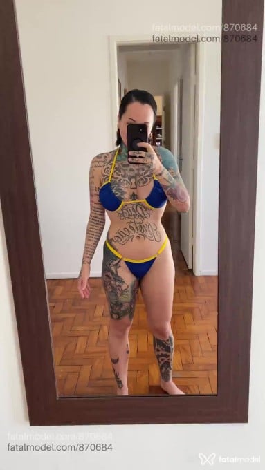 Acompanhante mulher com cabelo castanho de olhos castanhos - Moniky