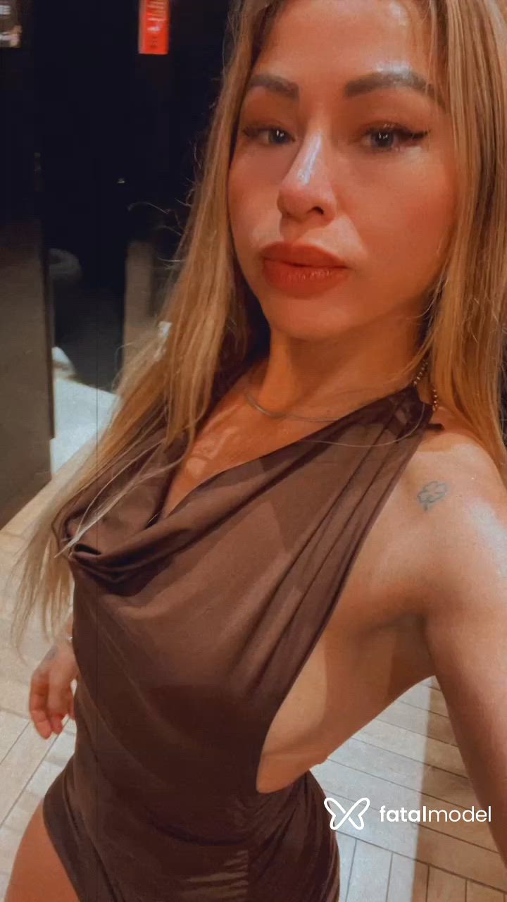 Acompanhante mulher loira (o) de olhos azuis - BARBARA