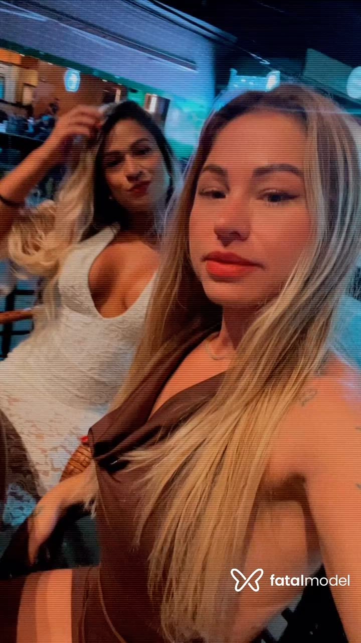 Acompanhante mulher loira (o) de olhos azuis - BARBARA