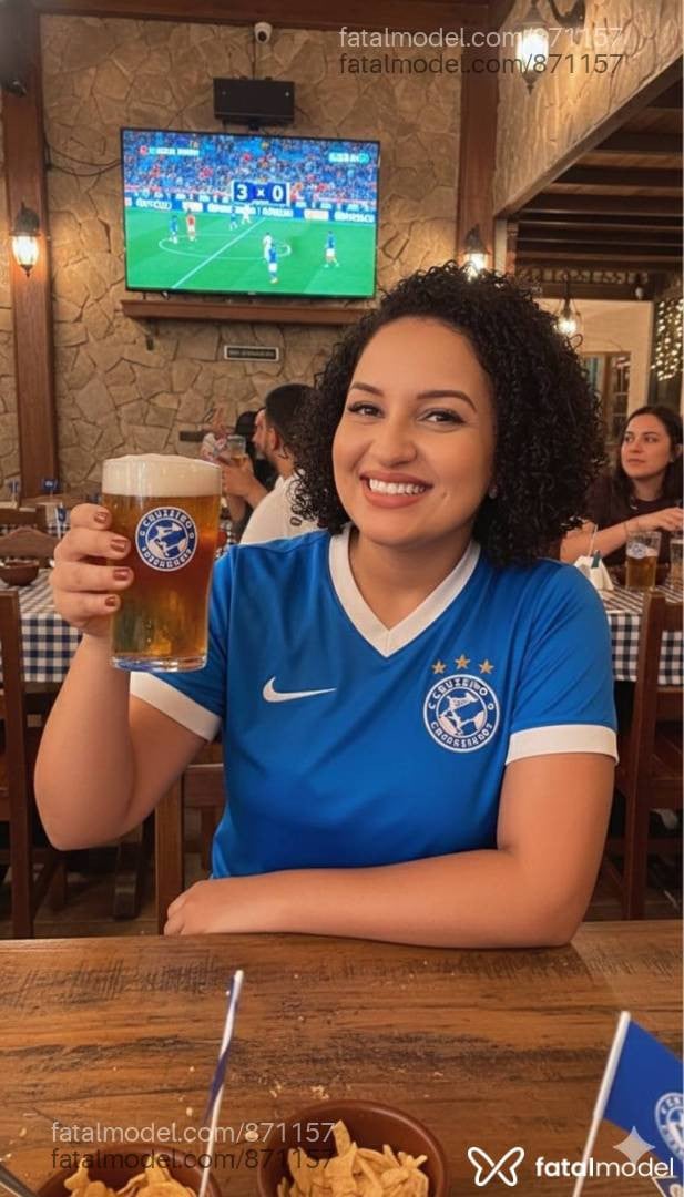 Acompanhante mulher morena (o) de olhos castanhos - Mari Dourado