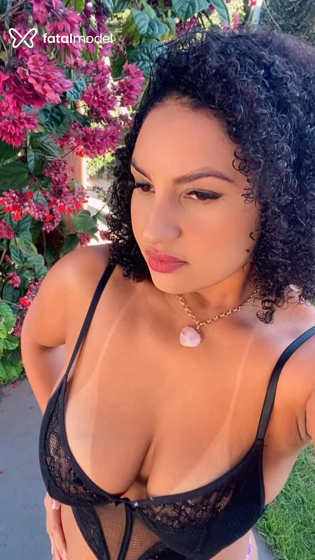 Acompanhante mulher morena (o) de olhos castanhos - Mari Dourado