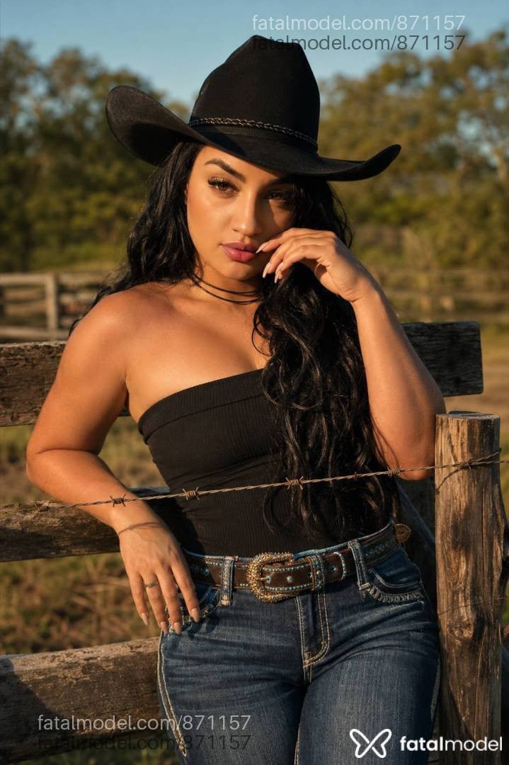 Acompanhante mulher morena (o) de olhos castanhos em Iturama - Mari Dourado