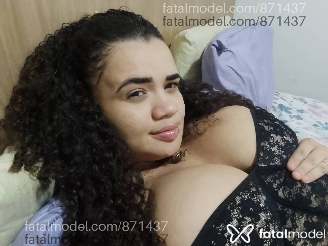 Acompanhante mulher loira (o) de olhos castanhos - VALENTINA