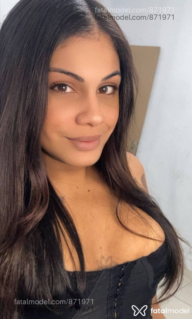 Acompanhante mulher trans morena (o) de olhos pretos em Cachoeirinha - Kaah alvez