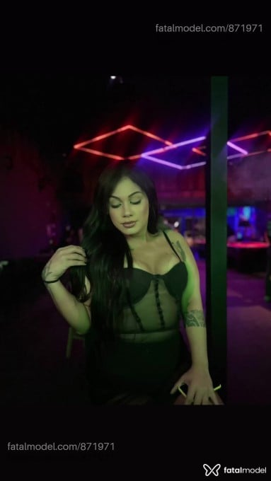 Acompanhante mulher trans morena (o) de olhos pretos em Cachoeirinha - Kaah alvez