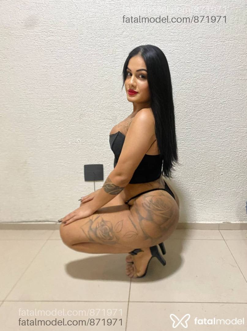 Acompanhante mulher trans morena (o) de olhos pretos em Cachoeirinha - Kaah alvez