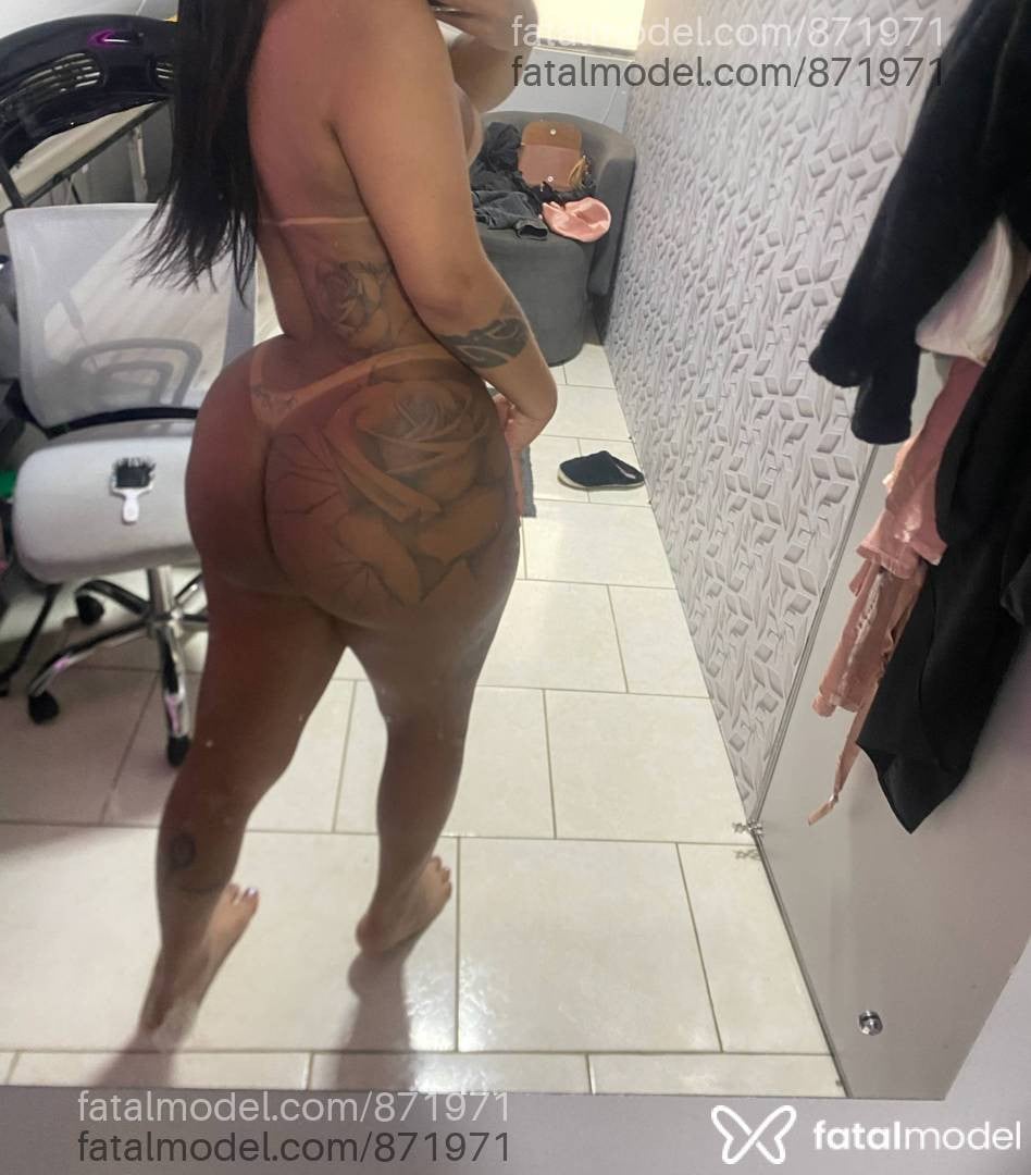 Acompanhante mulher trans morena (o) de olhos pretos em Cachoeirinha - Kaah alvez