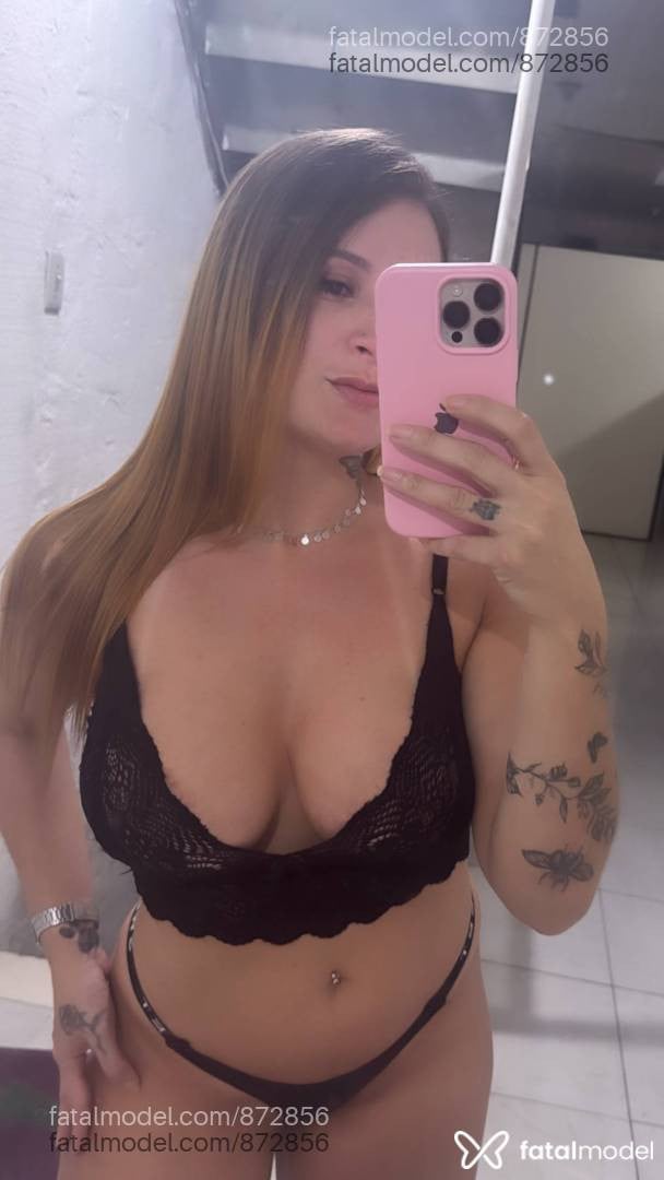 Acompanhante mulher ruiva (o) de olhos castanhos - Lara Fernandes