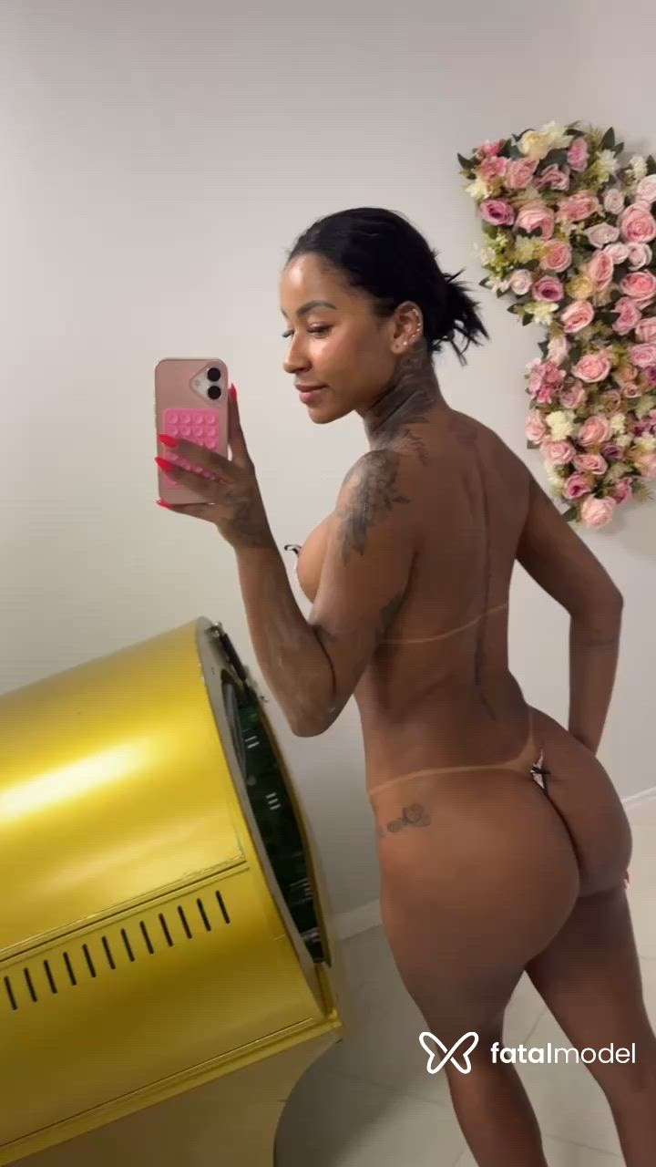 Acompanhante mulher morena (o) de olhos castanhos - Yasmin duarte Acompanhante mulher morena (o) de olhos castanhos - Yasmin duarte