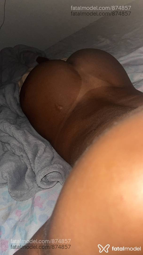 Acompanhante travesti morena (o) de olhos castanhos - Adriana