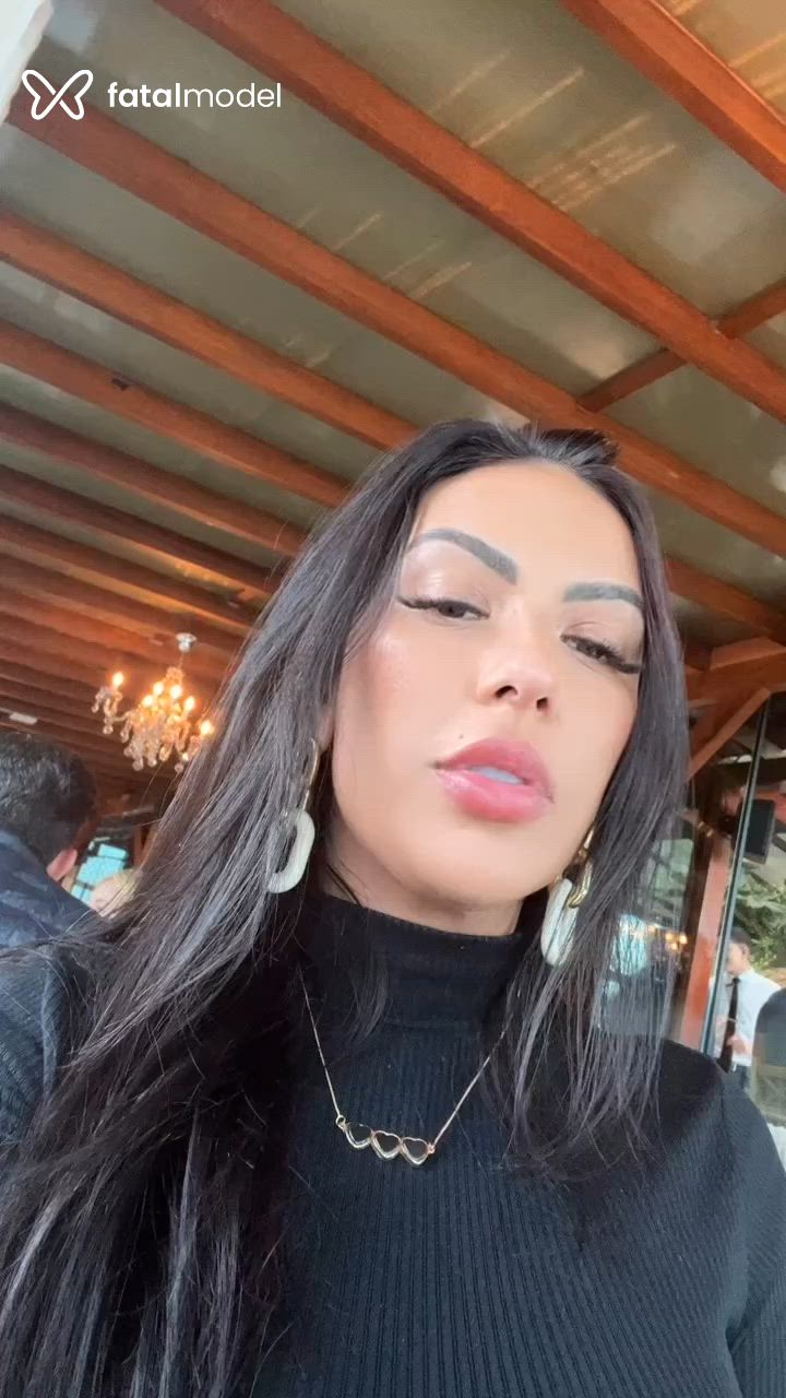 Acompanhante mulher morena (o) de olhos castanhos - Tati Prado Acompanhante mulher morena (o) de olhos castanhos - Tati Prado