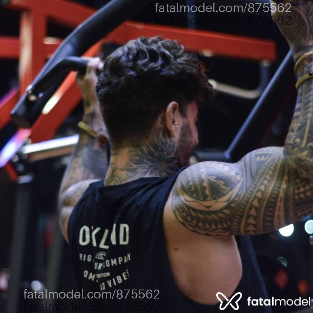 Acompanhante homem com cabelo castanho de olhos castanhos em Campinas Acompanhante homem com cabelo castanho de olhos castanhos em Campinas - Caio Breno
